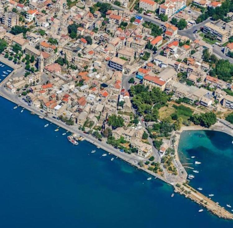 Apartments Toni With Free Parking Kastela Exterior photo